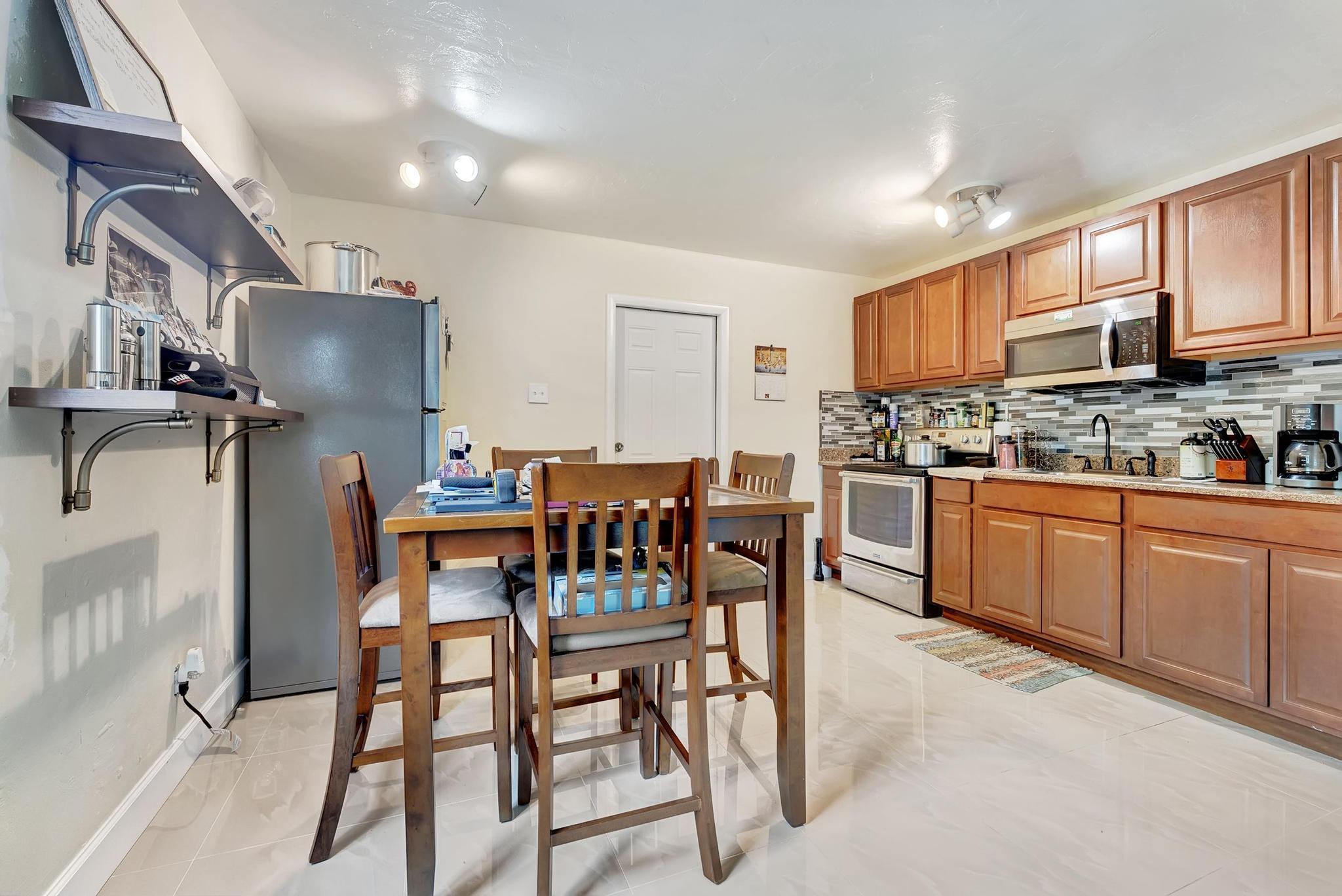 607 Aspen Road West Palm Beach, FL 33409 - Photo 13 of 30 _WAL2110