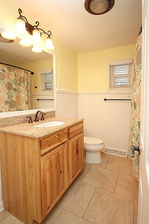 184 Bebout Road Venetia, PA 15367 - Photo 13 of 20 Updated Full Bathroom!