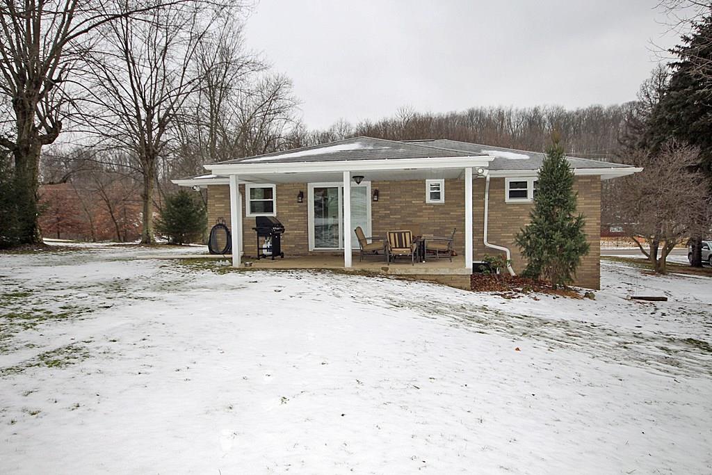 Covered Patio, Private Rear Yard! 