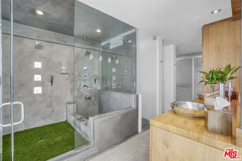 a view of walk in closet