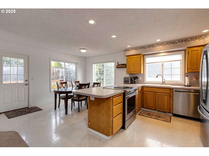 Undisclosed Address Dallas, OR 97338 - Photo 11 of 25