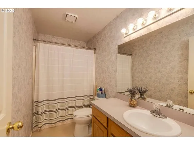 $399,000 | Undisclosed Address, Dallas, OR 97338