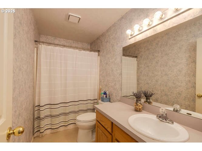 Undisclosed Address Dallas, OR 97338 - Photo 18 of 25