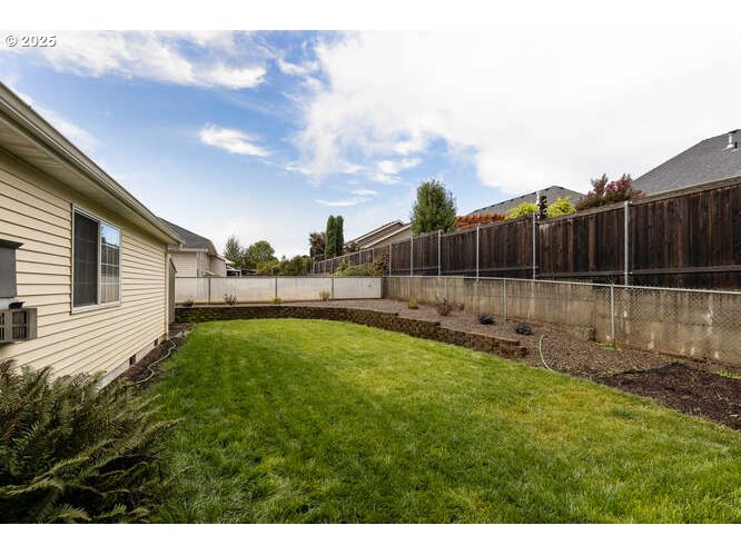 Undisclosed Address Dallas, OR 97338 - Photo 21 of 25