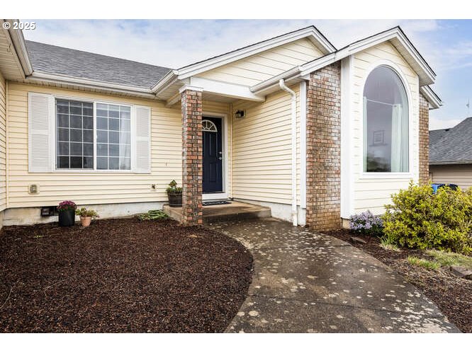 Undisclosed Address Dallas, OR 97338 - Photo 3 of 25