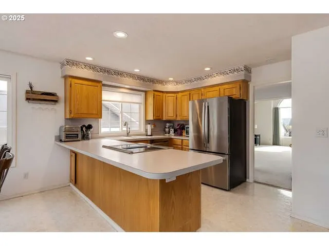 $399,000 | Undisclosed Address, Dallas, OR 97338