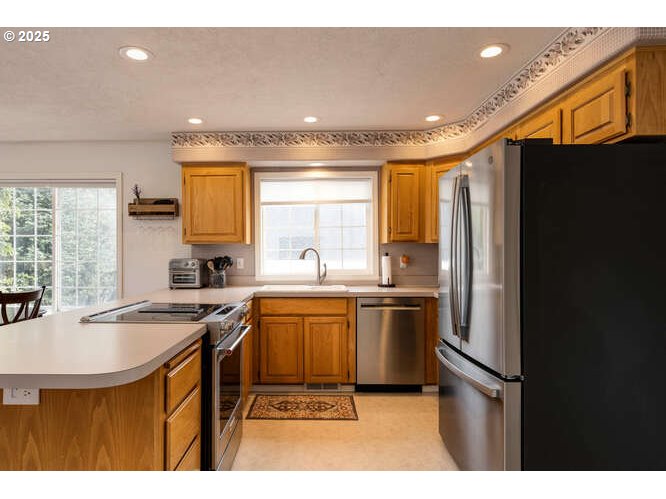 Undisclosed Address Dallas, OR 97338 - Photo 10 of 25