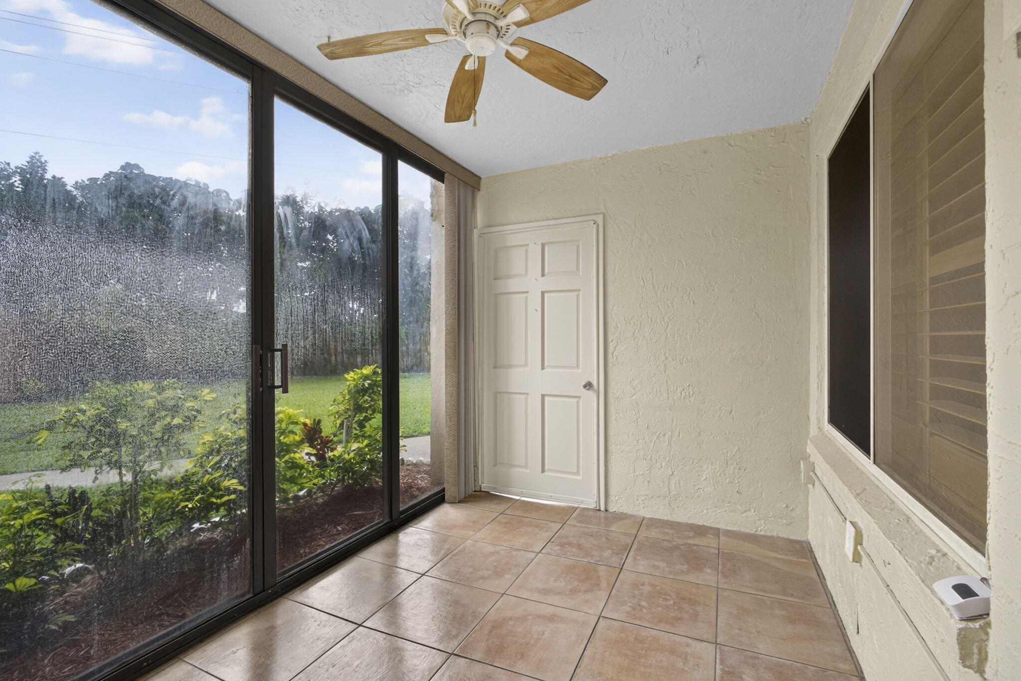 315 Pine Ridge Circle, Unit D1 Greenacres, FL 33463 - Photo 8 of 43 8-web-or-mls-BS1A5017