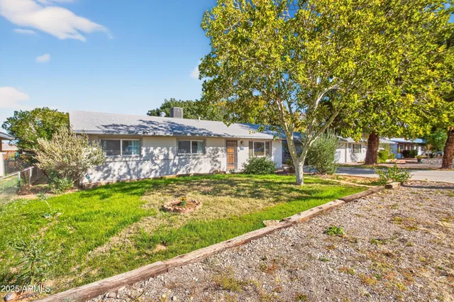 $230,000 | 35 Northwest Kayetan Drive, Sierra Vista, AZ 85635