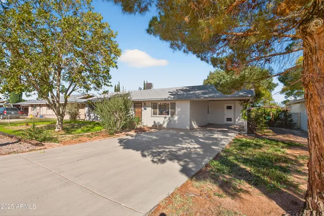 $230,000 | 35 Northwest Kayetan Drive, Sierra Vista, AZ 85635