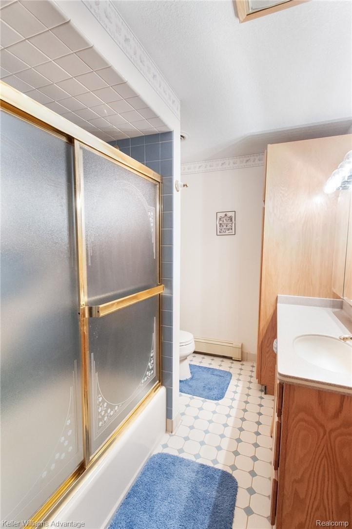 14782 Sharon Hollow Road Manchester, MI 48158 - Photo 25 of 52 SharonHollowRd_14782_FullBathB_01.jpg