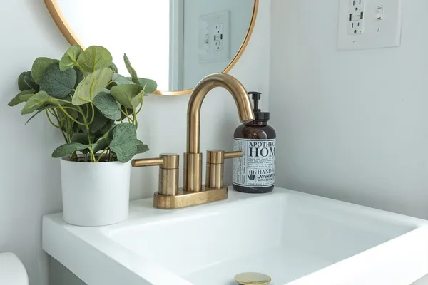 $99,500 | 5 Keystone Road, Holbrook, MA 02343