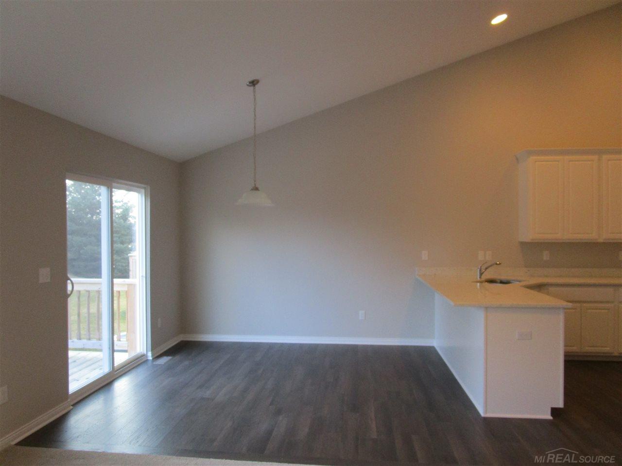 47384 Mariners New Baltimore, MI 48051 - Photo 7 of 19
