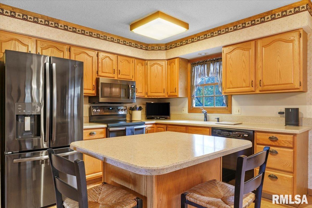 1016 Community Drive Springfield, IL 62703 - Photo 15 of 45