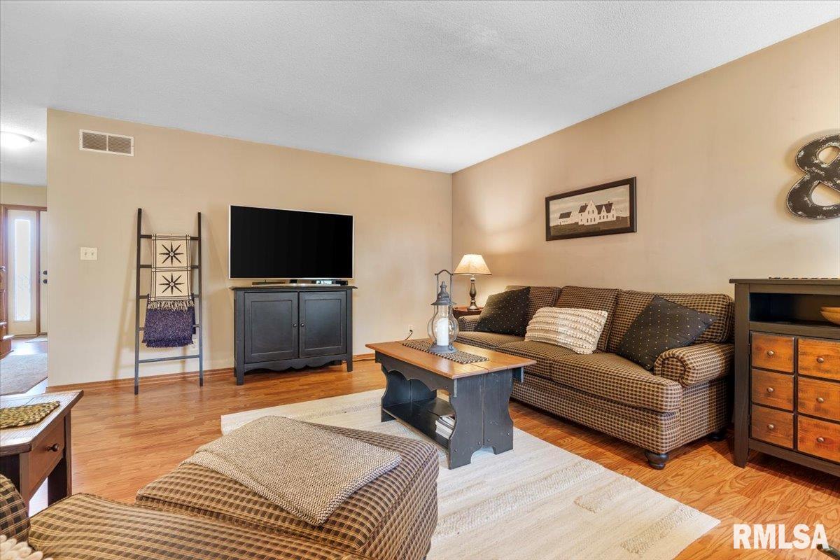 1016 Community Drive Springfield, IL 62703 - Photo 19 of 45