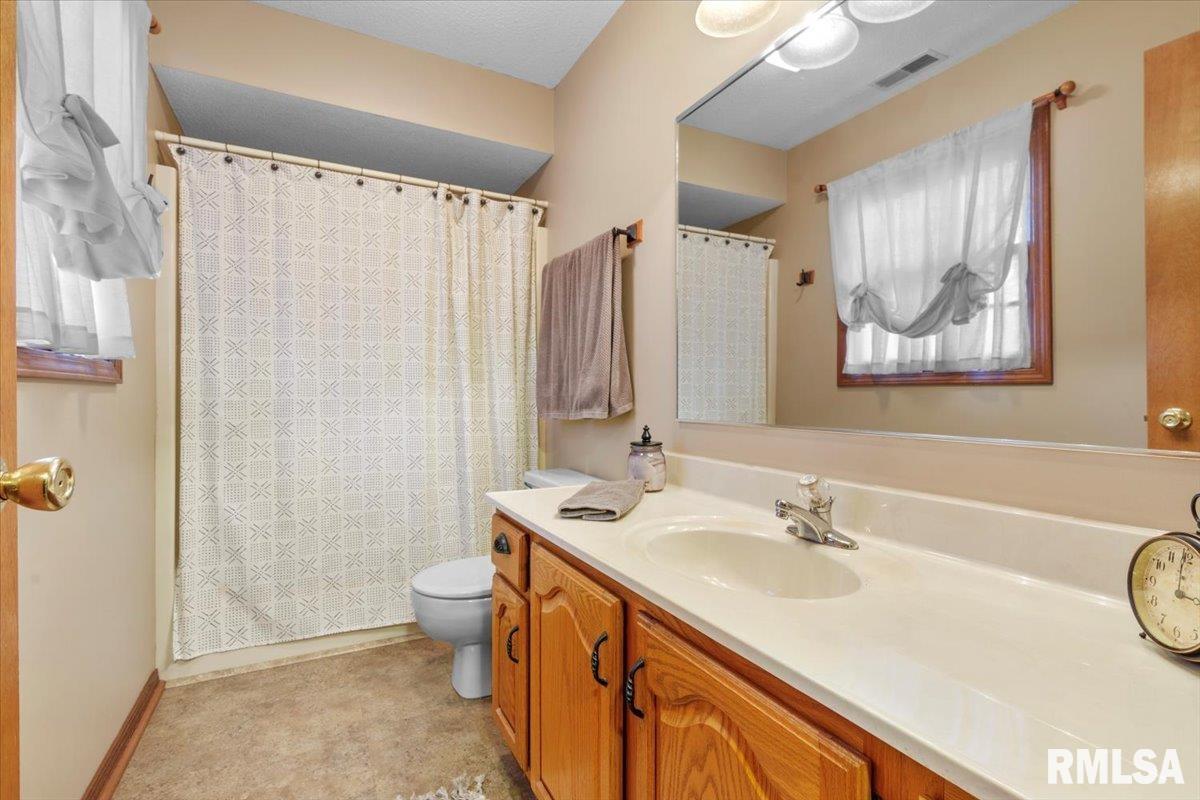 1016 Community Drive Springfield, IL 62703 - Photo 28 of 45