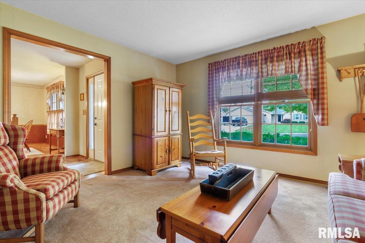 1016 Community Drive Springfield, IL 62703 - Photo 7 of 45