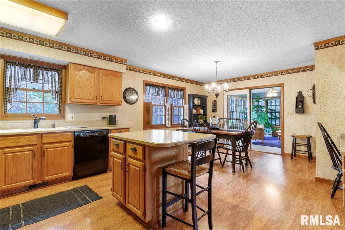 1016 Community Drive Springfield, IL 62703 - Photo 10 of 45