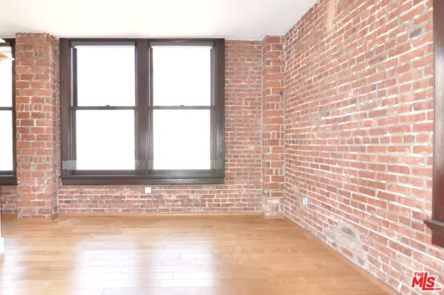 $2,400 | 460 South Spring Street, Unit 701, Los Angeles, CA 90013