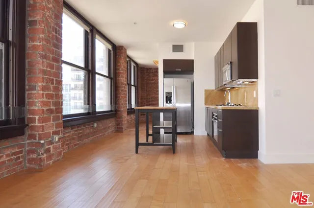 $2,400 | 460 South Spring Street, Unit 701, Los Angeles, CA 90013