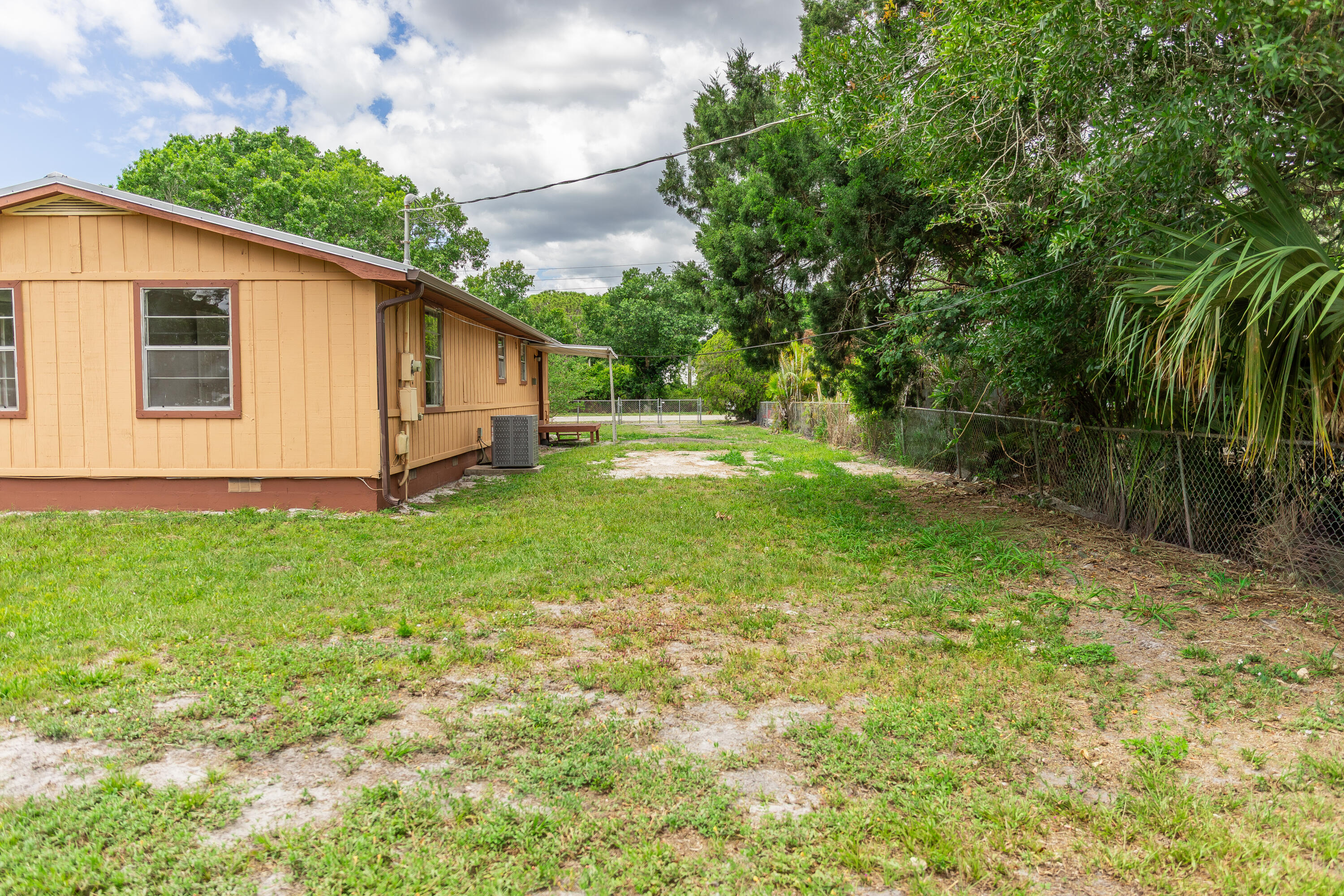 612 Southwest 9th Street Okeechobee, FL 34974 - Photo 13 of 52 612 Property-24