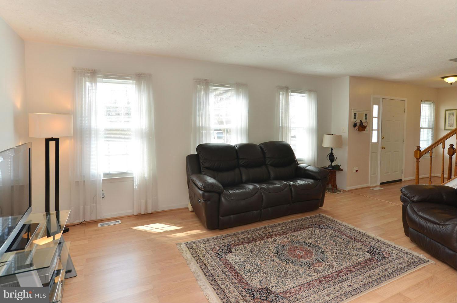 817 Potomac Ridge Court Sterling, VA 20164 - Photo 10 of 29 Family Room