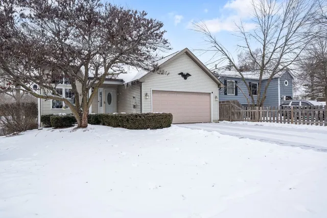 $362,000 | 34 Elm Avenue, Fox Lake, IL 60020