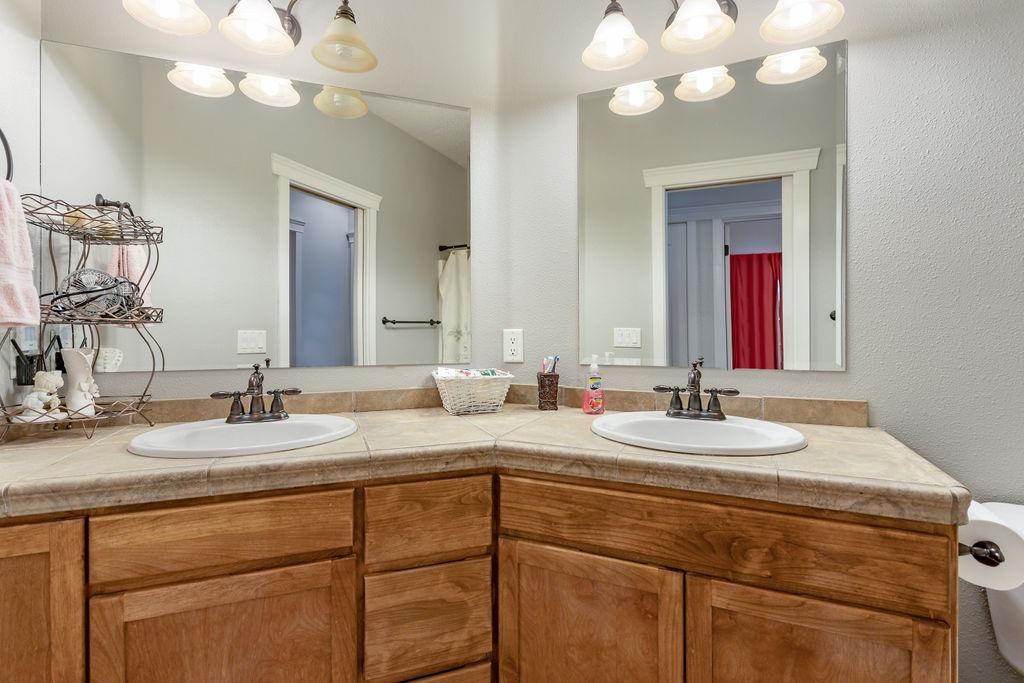 1042 Pumpkin Ridge Eagle Point, OR 97524 - Photo 26 of 34 Additional Photo