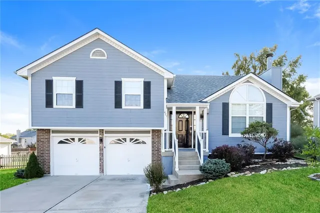 $2,425 | 421 Hamilton Lane, Grain Valley, MO 64029
