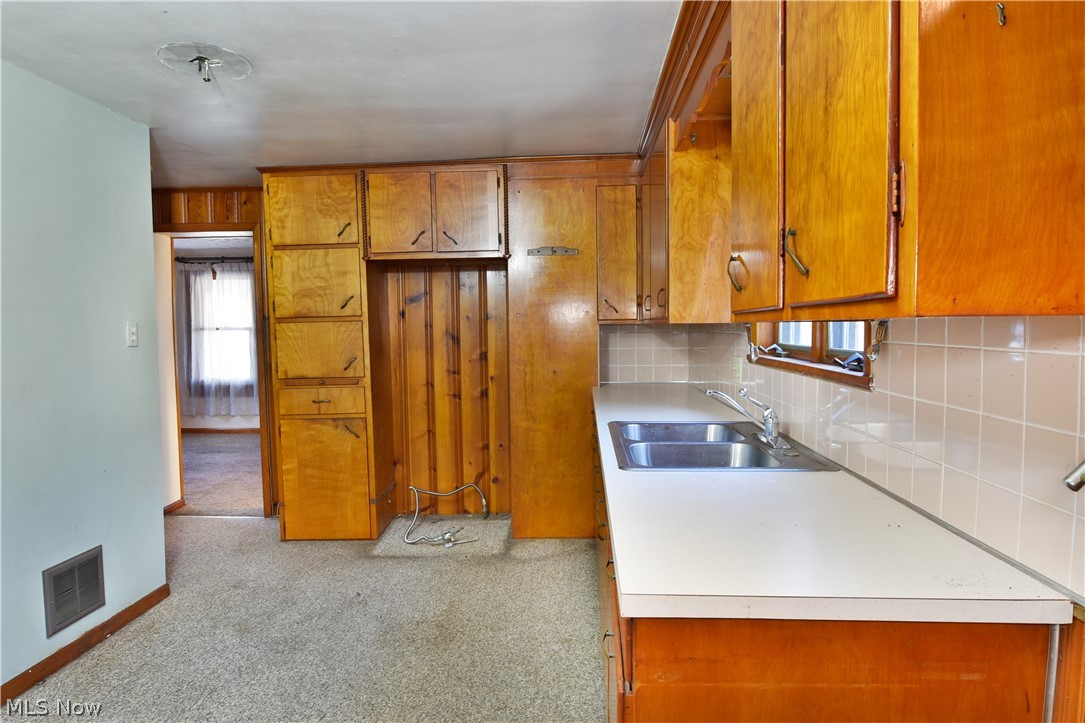 81 Spring Street Southeast Hubbard, OH 44425 - Photo 15 of 35 Gallery Image 15