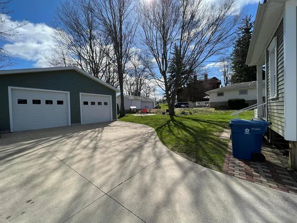 $375,000 | 205 Maumee Street, Jonesville, MI 49250