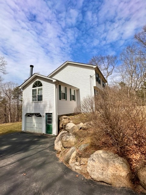 392 Gardiner Road Richmond, RI 02892 - Photo 4 of 43 Gallery Image 4