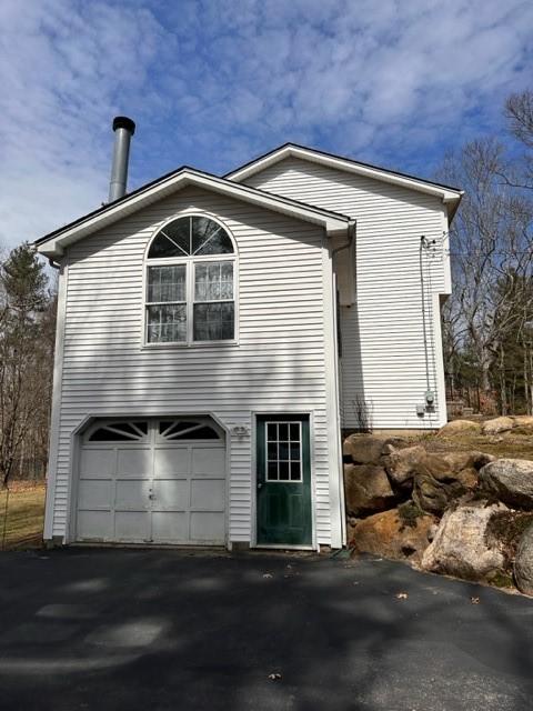 392 Gardiner Road Richmond, RI 02892 - Photo 5 of 43 Gallery Image 5