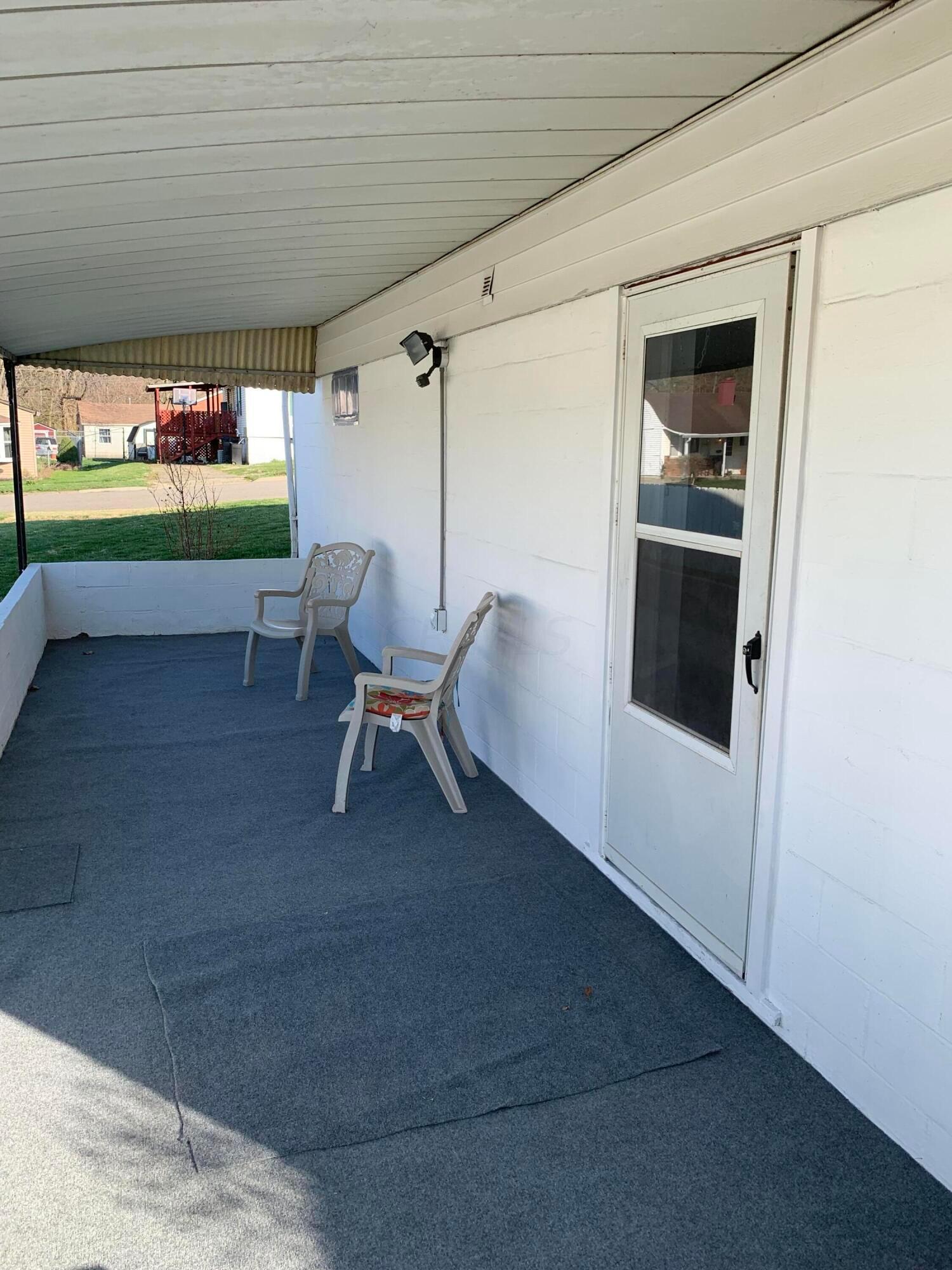 424 Watt Street Circleville, OH 43113 - Photo 9 of 43 Patio