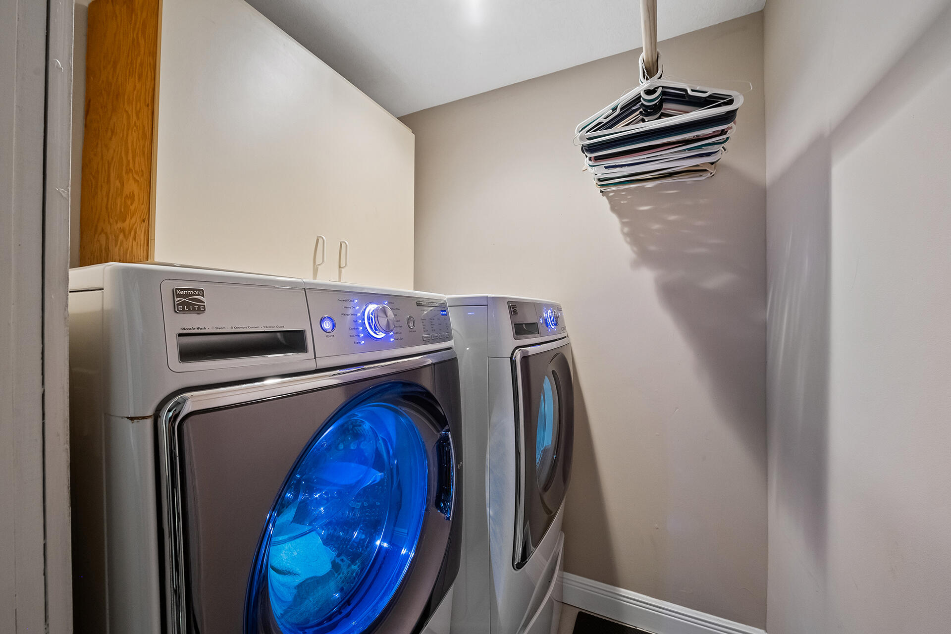 2251 Northeast 37th Court Lighthouse Point, FL 33064 - Photo 16 of 26 a utility room with dryer and washer