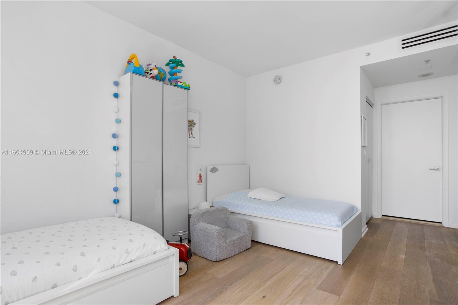 801 Brickell Key Boulevard, Unit 3112 Miami, FL 33131 - Photo 12 of 21