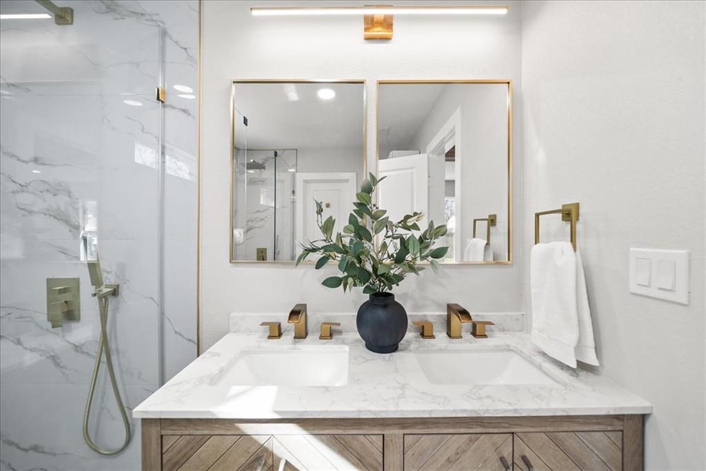 11630 Rupley Lane Dallas, TX 75218 - Photo 16 of 30 a view of table and chair