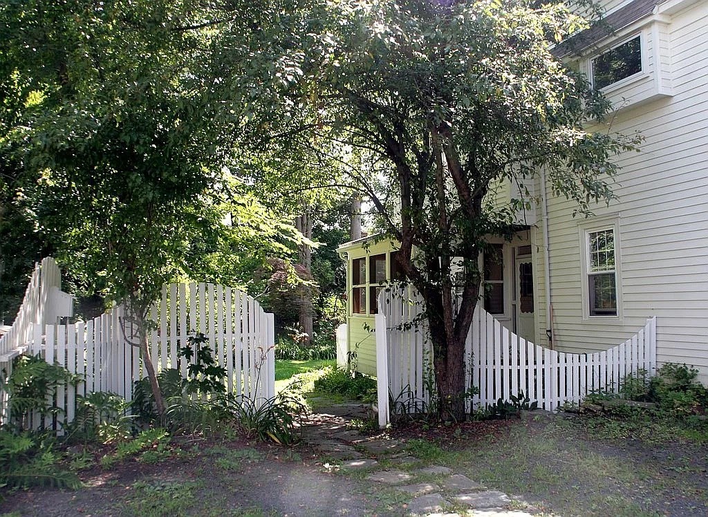 20 McClellan Street Amherst, MA 01002 - Photo 3 of 28 Gallery Image 3