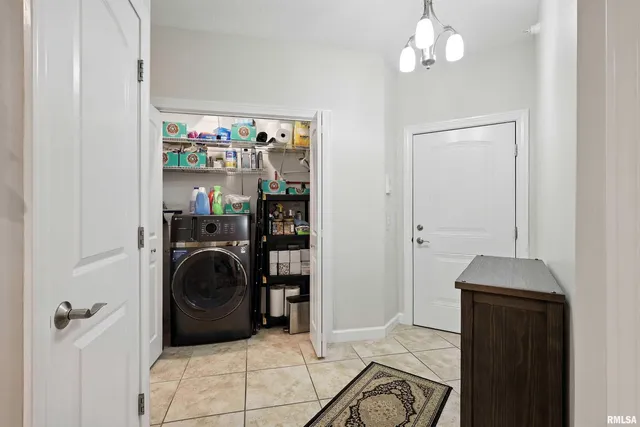 $277,000 | 1227 East Kimberly Road, Unit 5A, Bettendorf, IA 52722