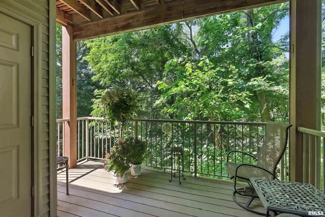 $277,000 | 1227 East Kimberly Road, Unit 5A, Bettendorf, IA 52722