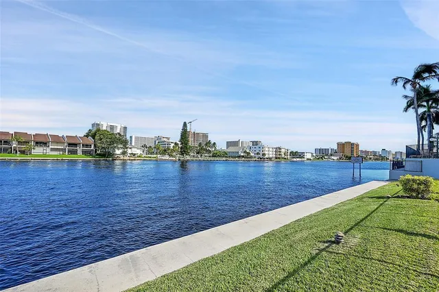 $828,788 | 2900 Northeast 14th Street Causeway, Unit 1005, Pompano Beach, FL 33062