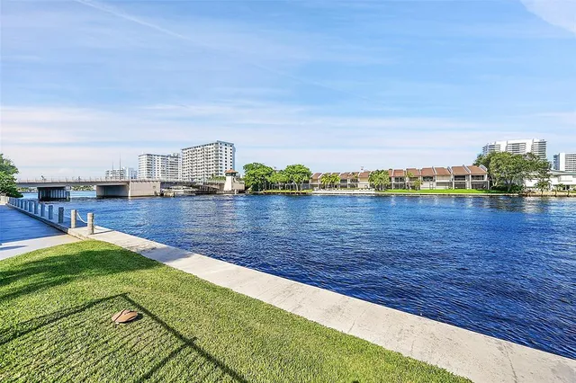 $828,788 | 2900 Northeast 14th Street Causeway, Unit 1005, Pompano Beach, FL 33062