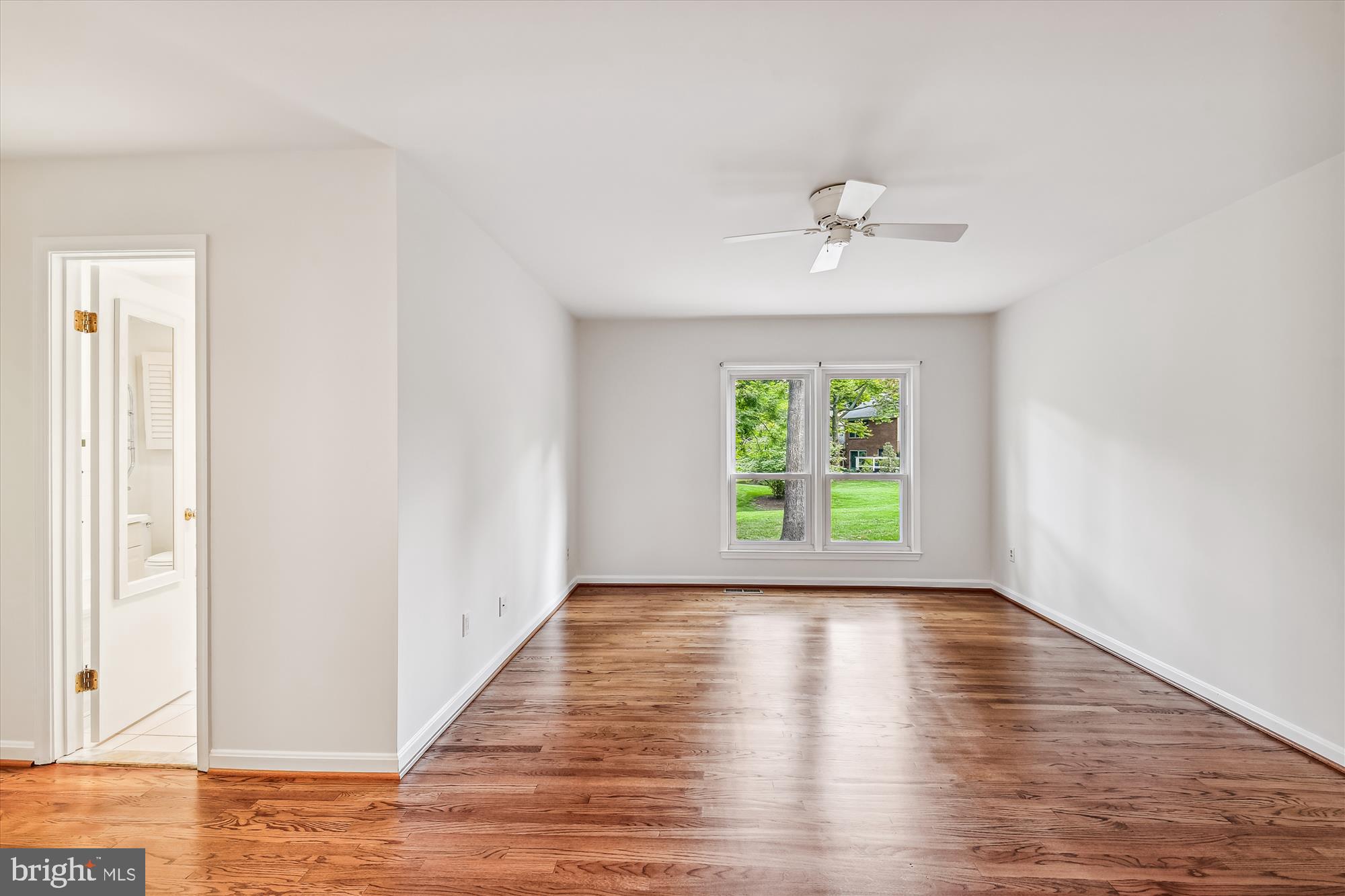 4 Spring House Road Lutherville-Timonium, MD 21093 - Photo 19 of 34 Main level primary bedroom
