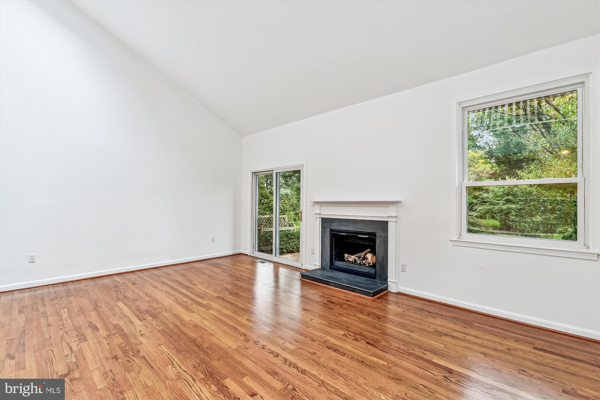 4 Spring House Road Lutherville-Timonium, MD 21093 - Photo 4 of 34 Hardwood floors refinished in 2024