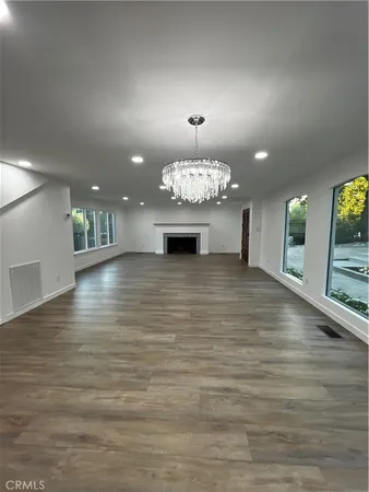 a view of entryway and a yard