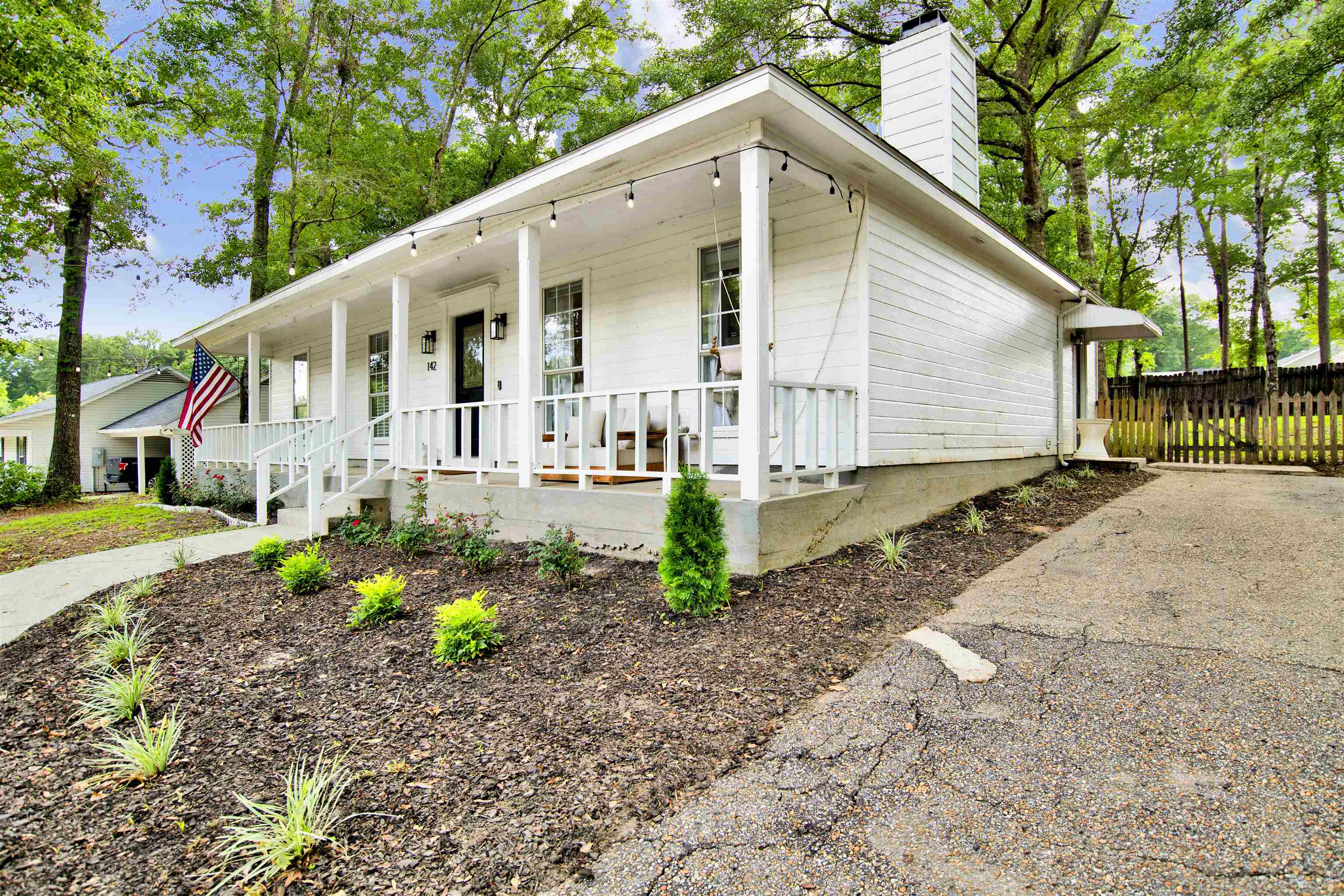142 Richmond Road Daphne, AL 36526 - Photo 3 of 27 Front Of Structure