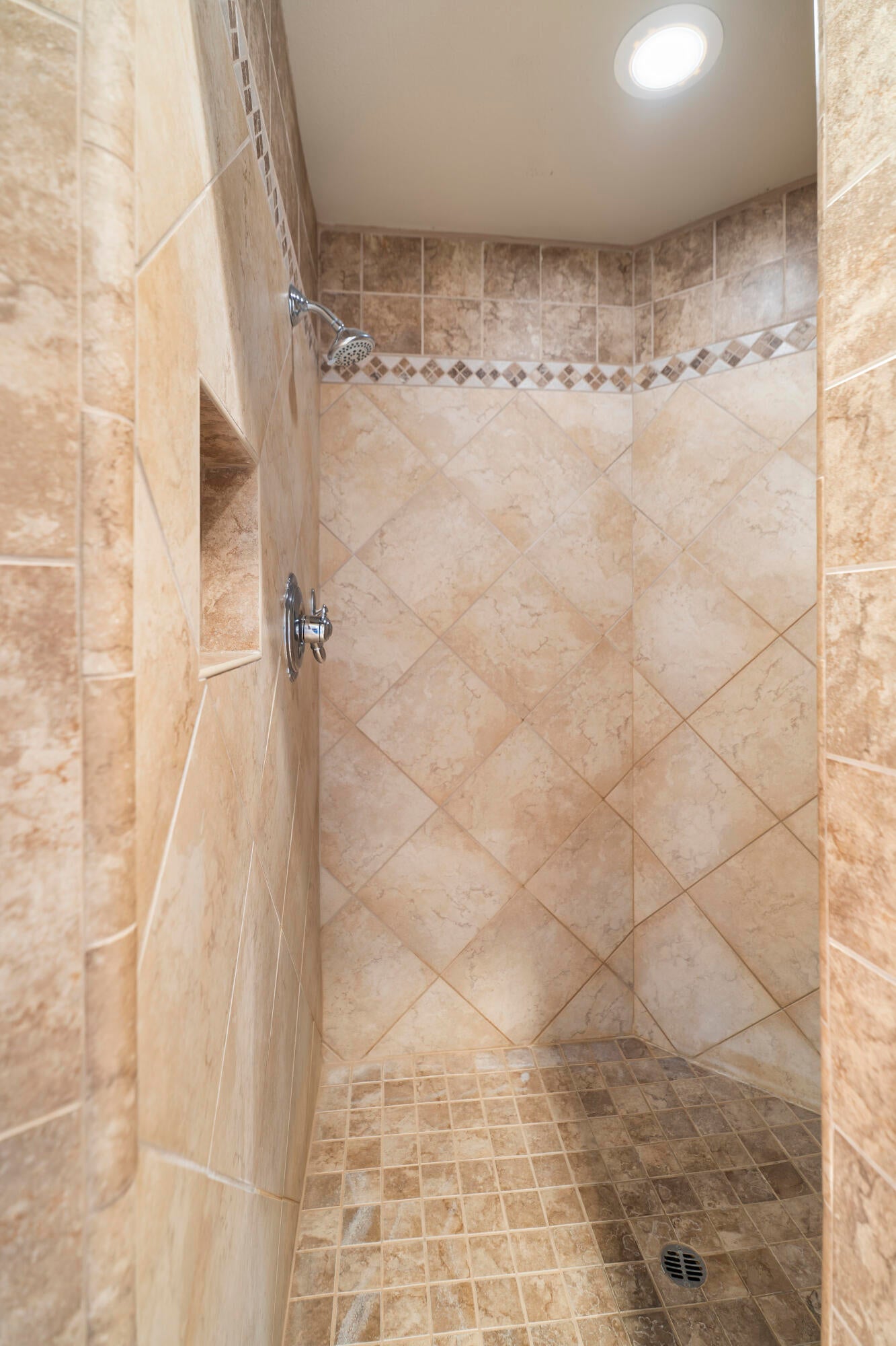 3735 Southwest Timber Avenue Redmond, OR 97756 - Photo 19 of 46 Primary Shower