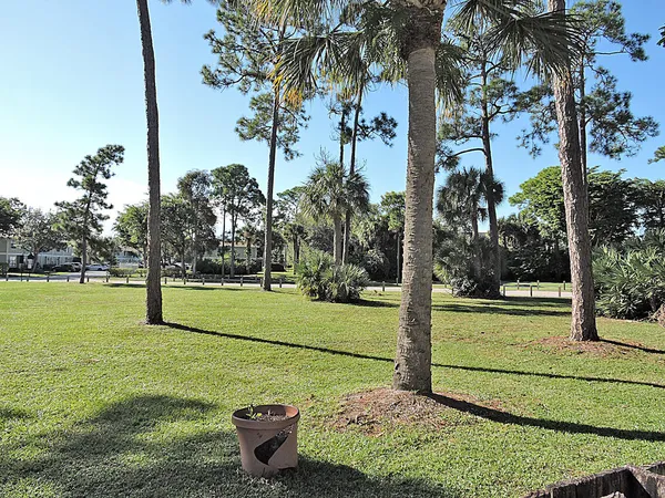 $2,400 | 5040 Society Place East, Unit E, West Palm Beach, FL 33415