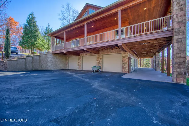 $1,025,000 | 1129 Grandview Way, Jamestown, TN 38556