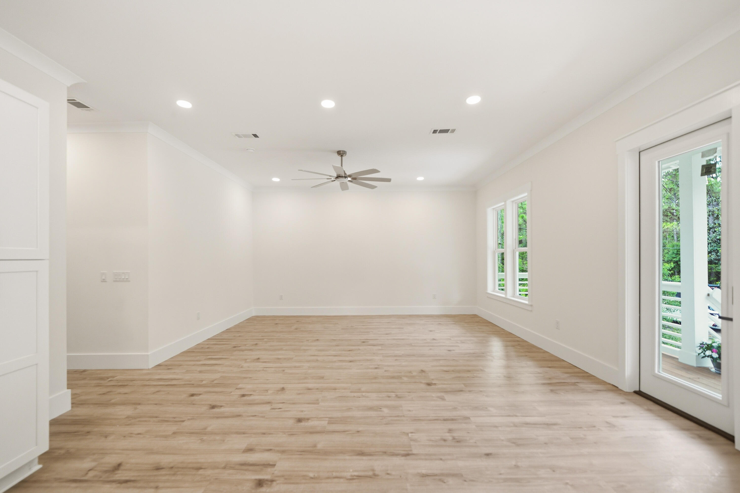 179 4th Street Santa Rosa Beach, FL 32459 - Photo 10 of 42 Living Space
